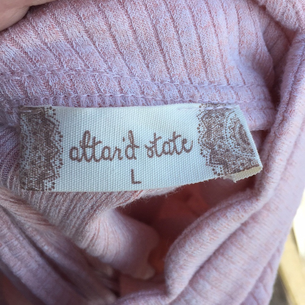 Altar’d State pink blouse - Picture 4 of 10